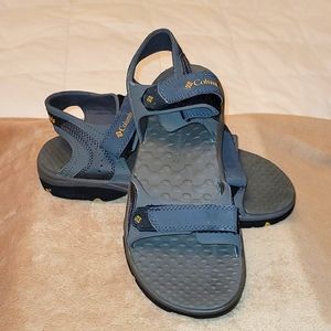 Like new Columbia hiking sandals